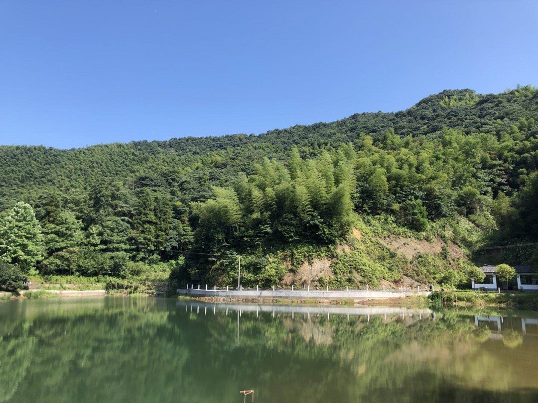 砥礪前行 共贏未來——湖南耀邦實業(yè)集團2018年半年度經營分析會暨公司高管述職會